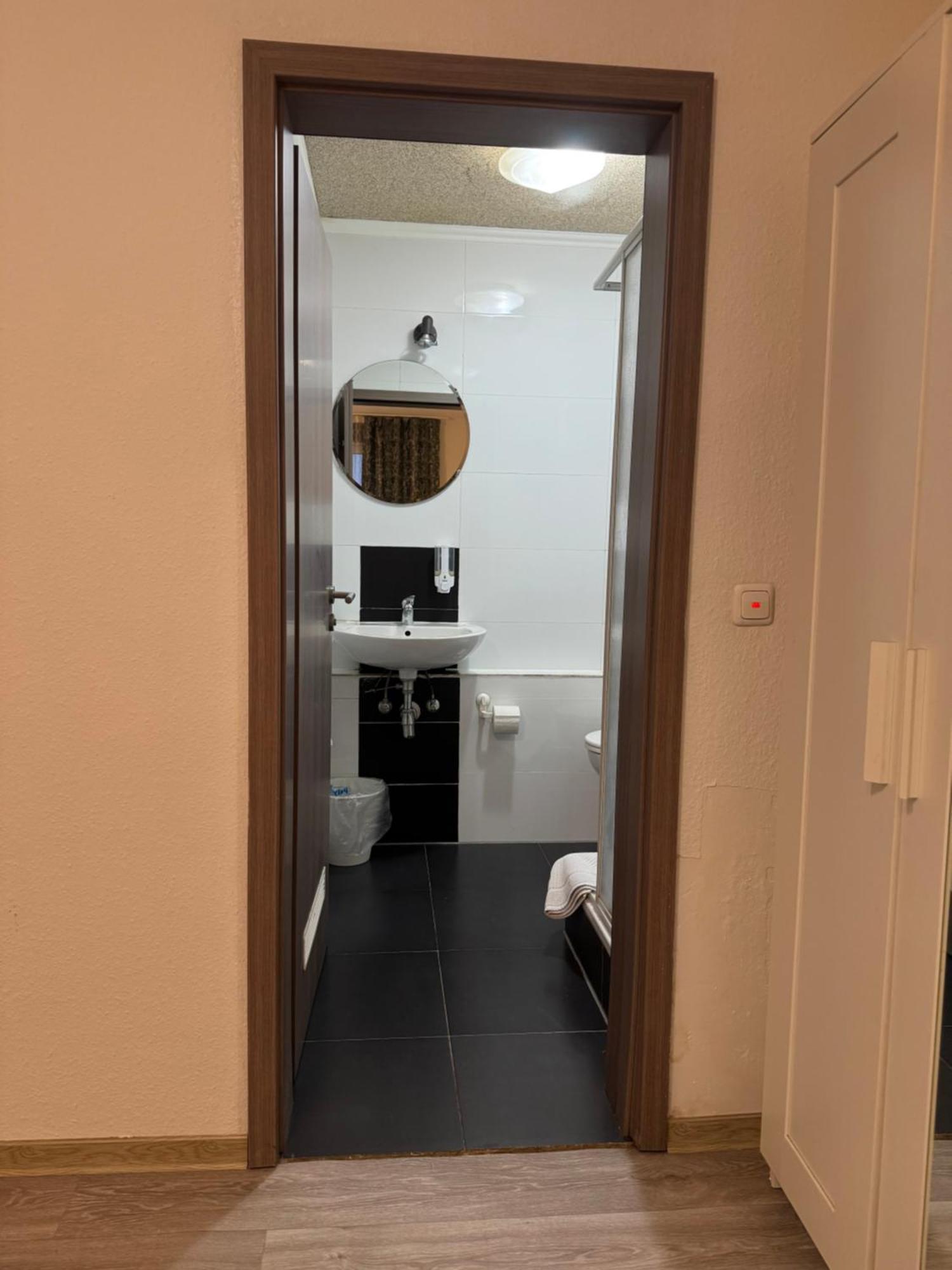 Hotel-Pension Alt-Heidenberg 지겐 외부 사진