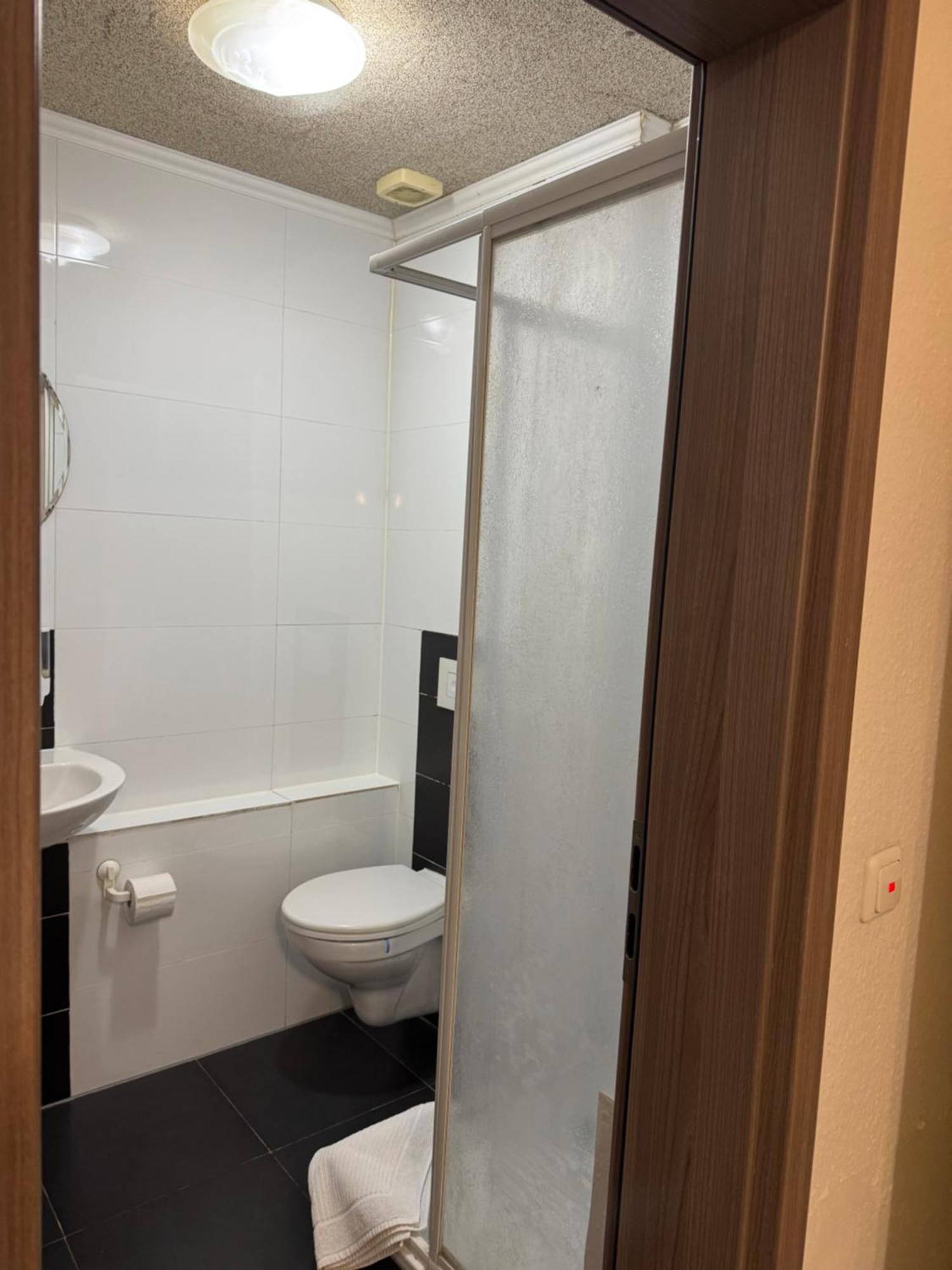 Hotel-Pension Alt-Heidenberg 지겐 외부 사진