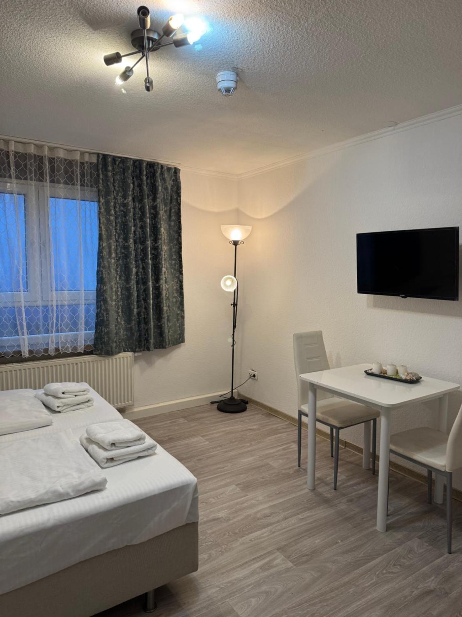 Hotel-Pension Alt-Heidenberg 지겐 외부 사진